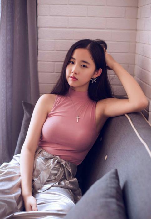 国产辣妹衣服图片视频,国产辣妹服饰潮流解析
